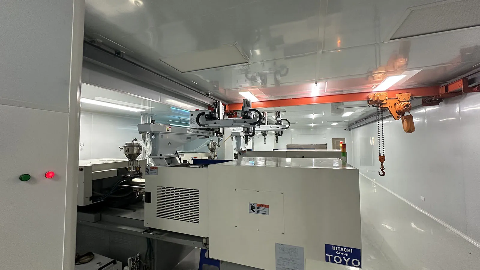 万级无尘注塑生产区域